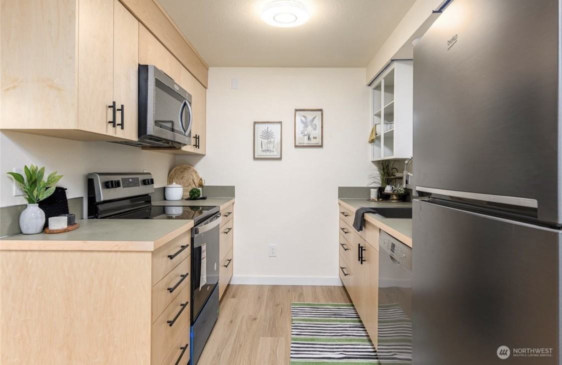 908 Key St #2 - Photo 3 of 10