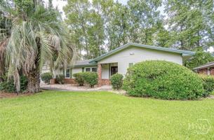 featured image of 10 Barrington Cir