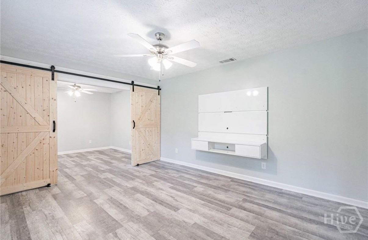 10 Barrington Cir - Photo 2 of 22