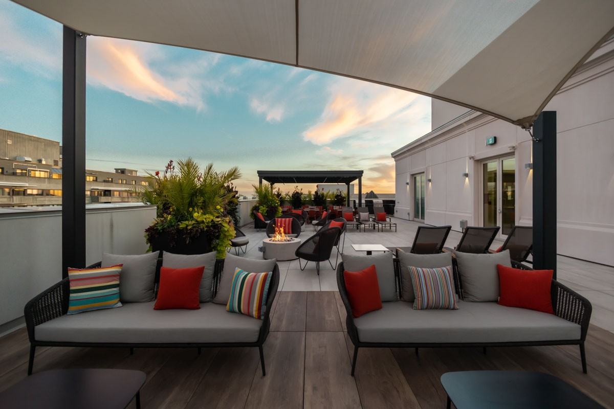 Majestic Côte Saint-Luc - Photo 7 of 50