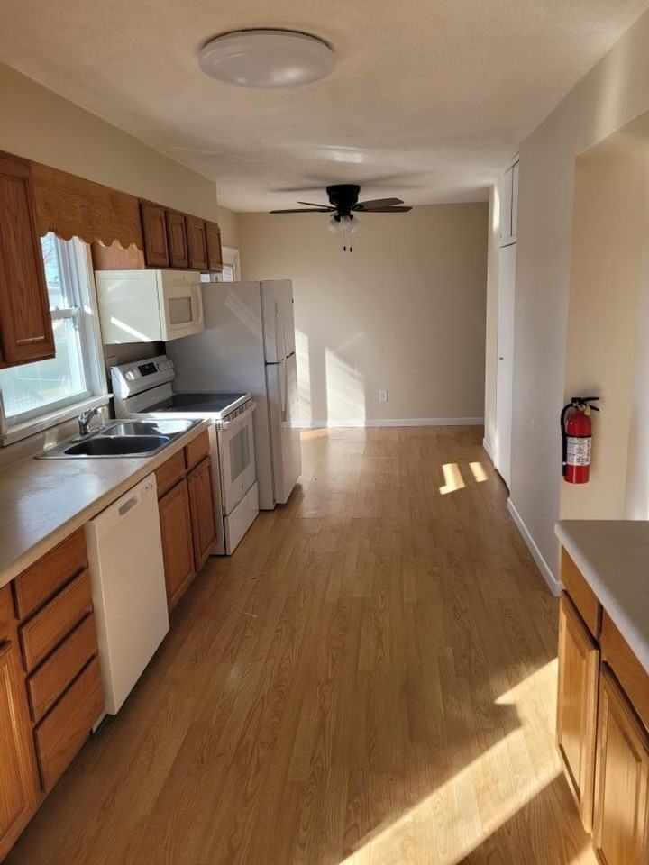 1512 Crestline Dr - Photo 2 of 17