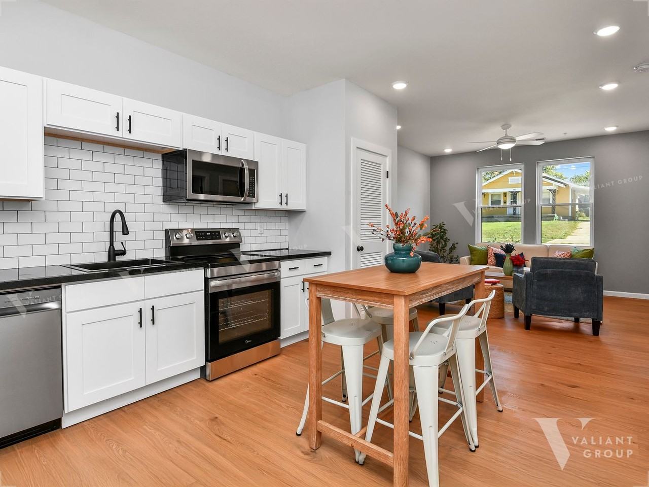 The Knoll - Photo 3 of 37