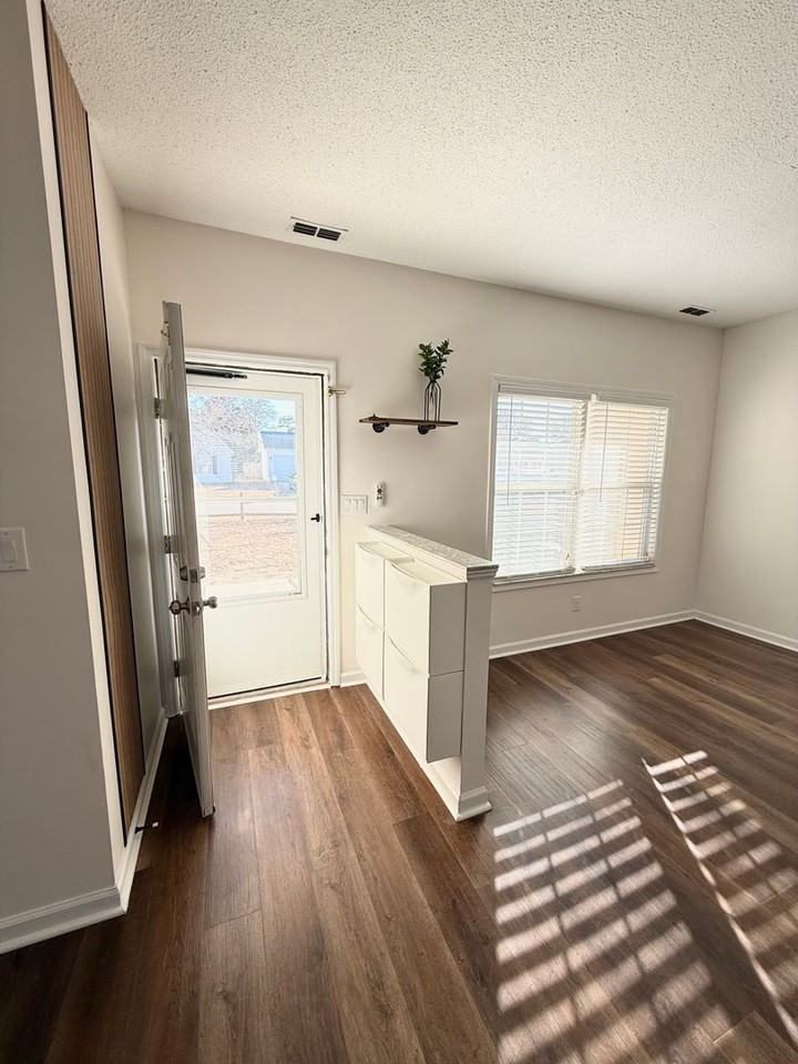 3840 Goforth Dr - Photo 2 of 16