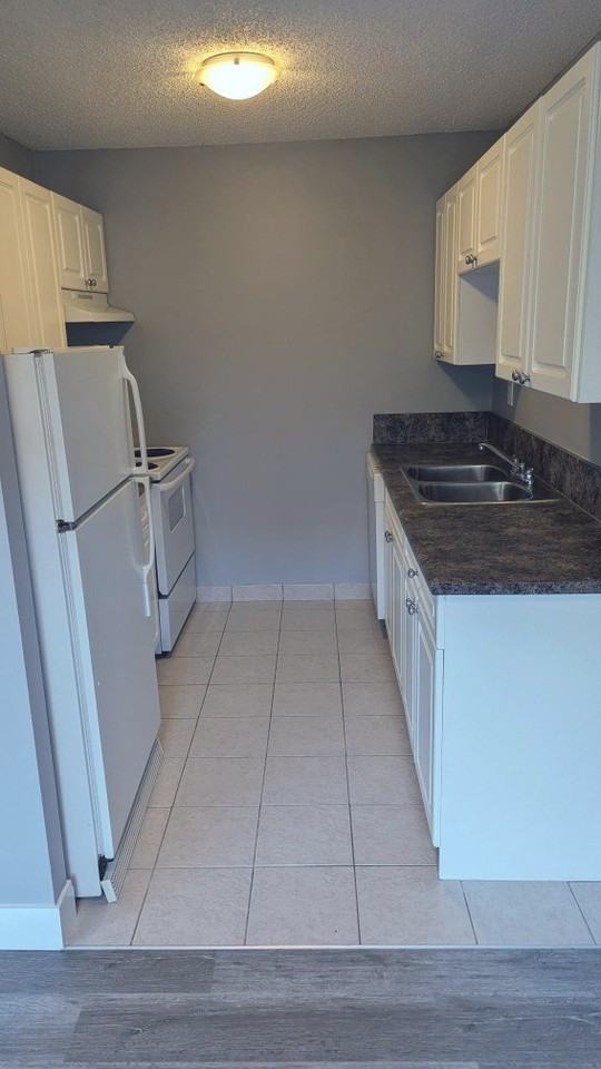 Panorama Court - Photo 4 of 10