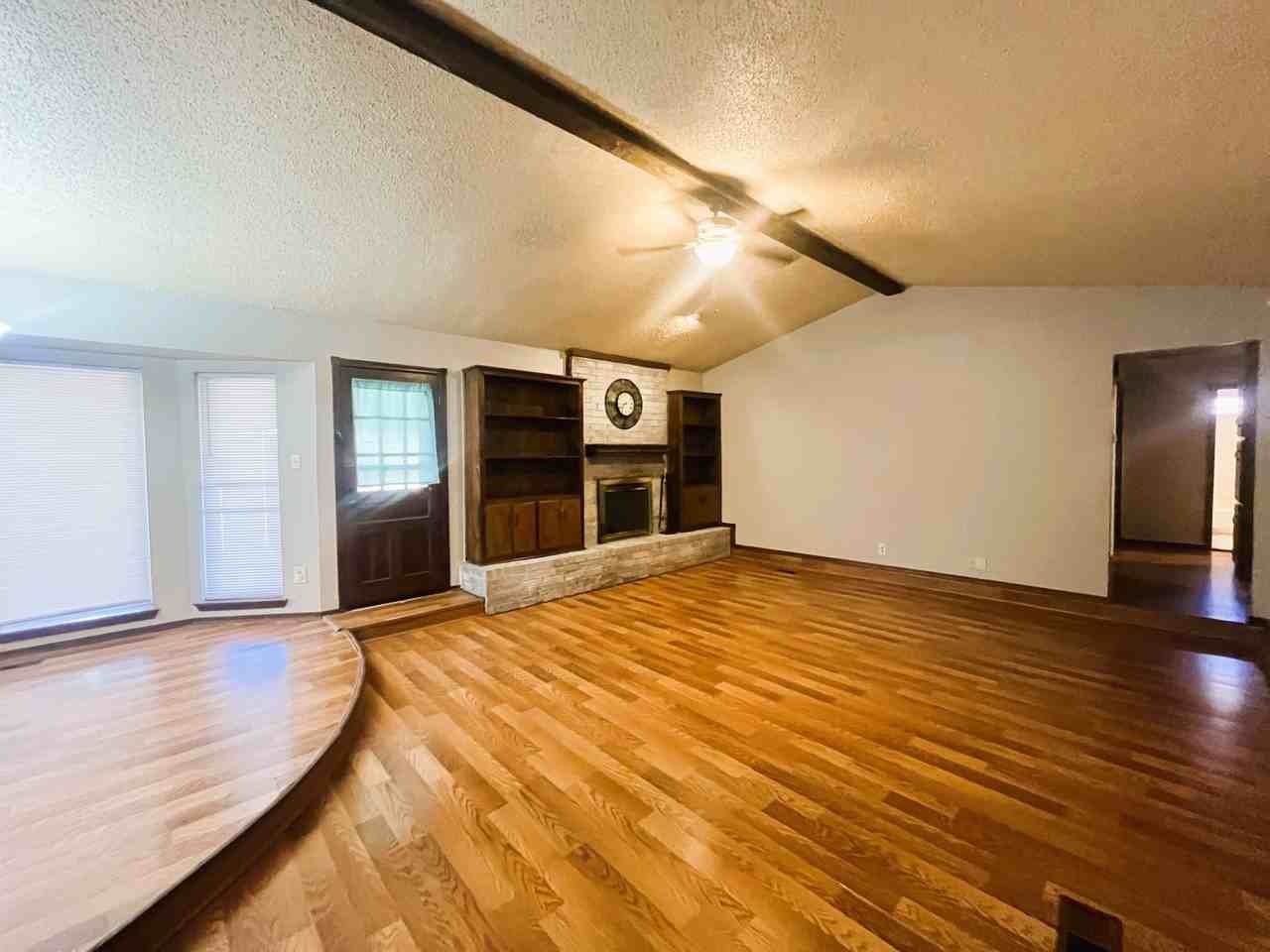 1601 E Boyd St - Photo 2 of 28