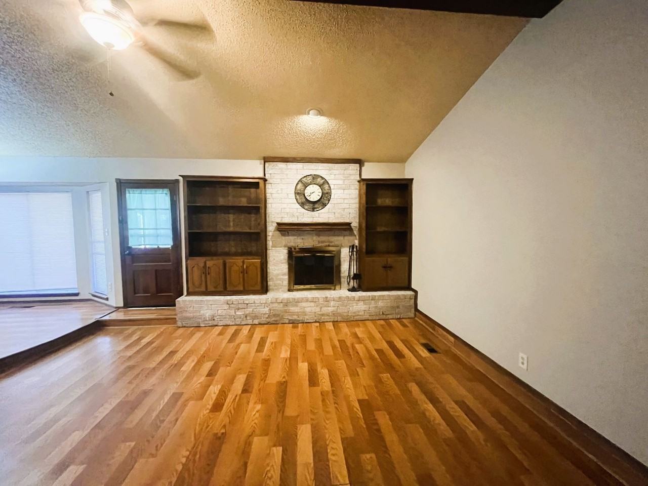 1601 E Boyd St - Photo 4 of 28