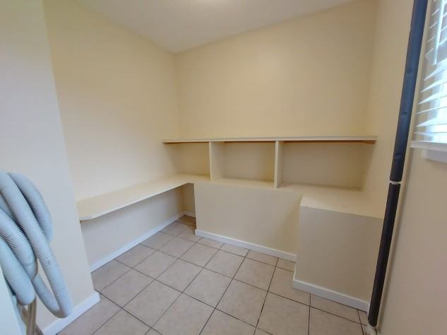 5630 42 St - Photo 6 of 15