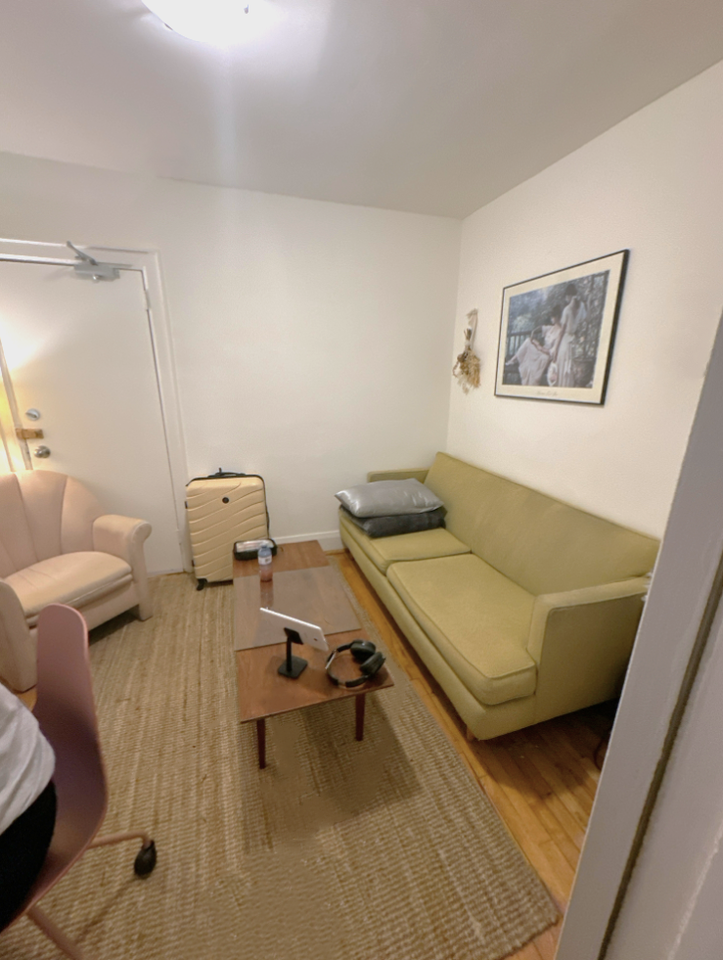 492 Montrose Ave #17 - Photo 3 of 16