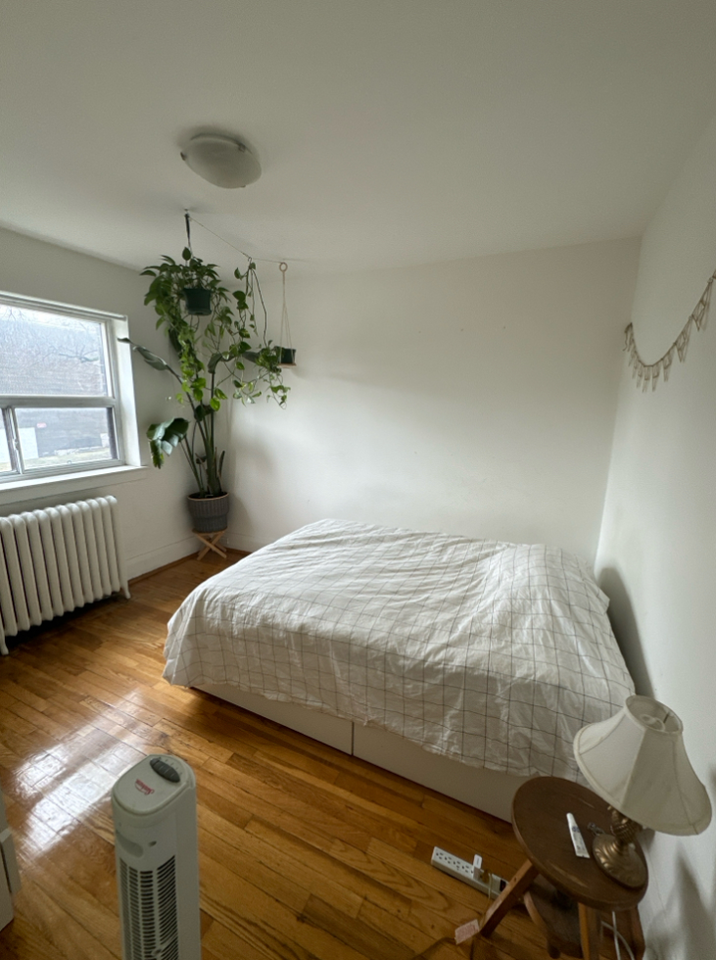 492 Montrose Ave #17 - Photo 7 of 16