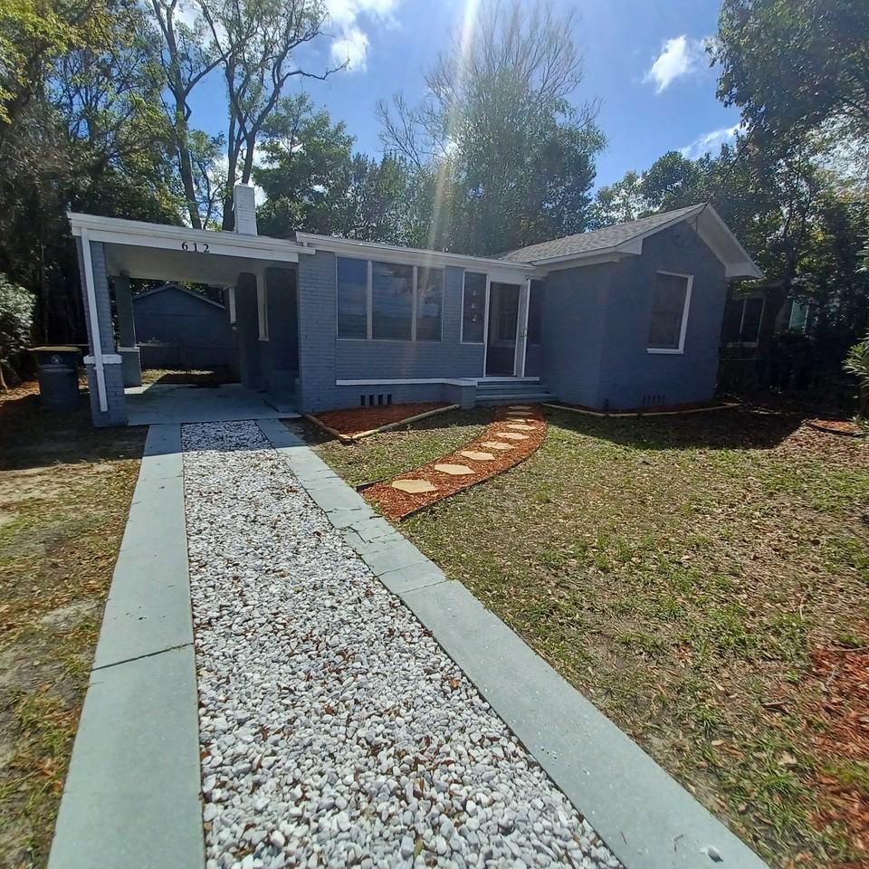 612 E 59th St - Photo 2 of 26