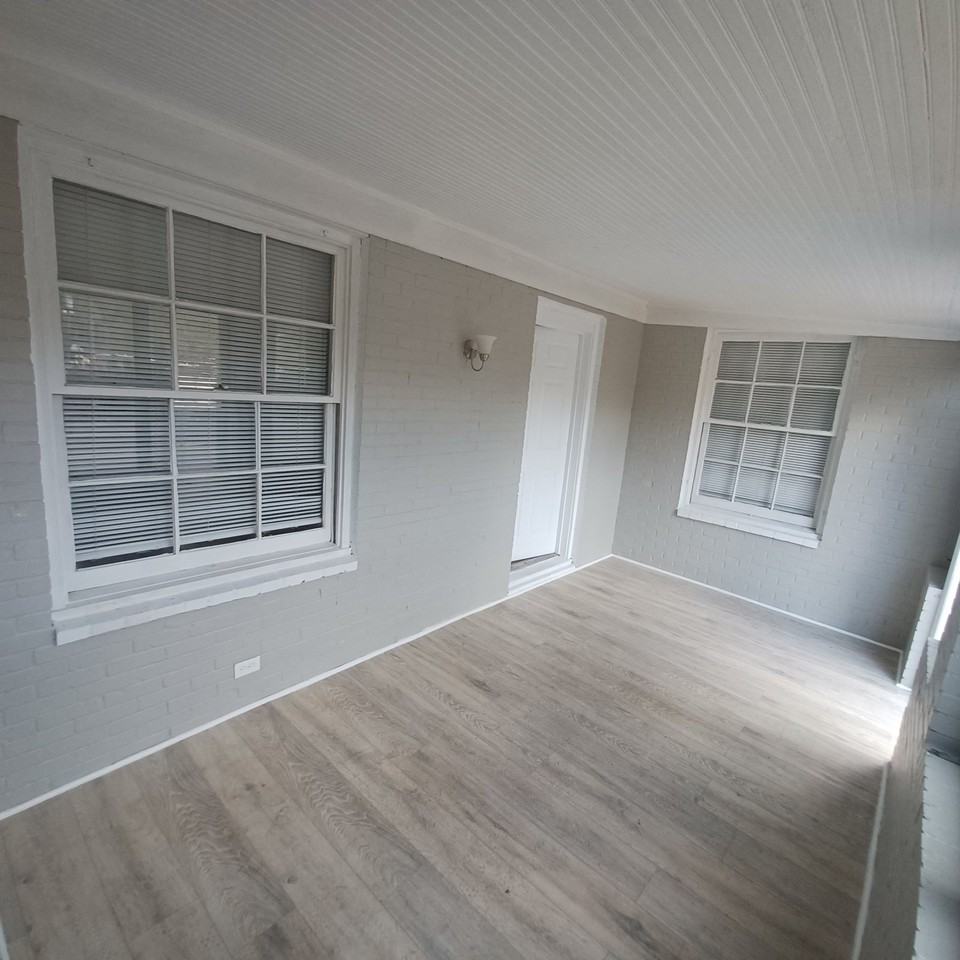 612 E 59th St - Photo 6 of 26