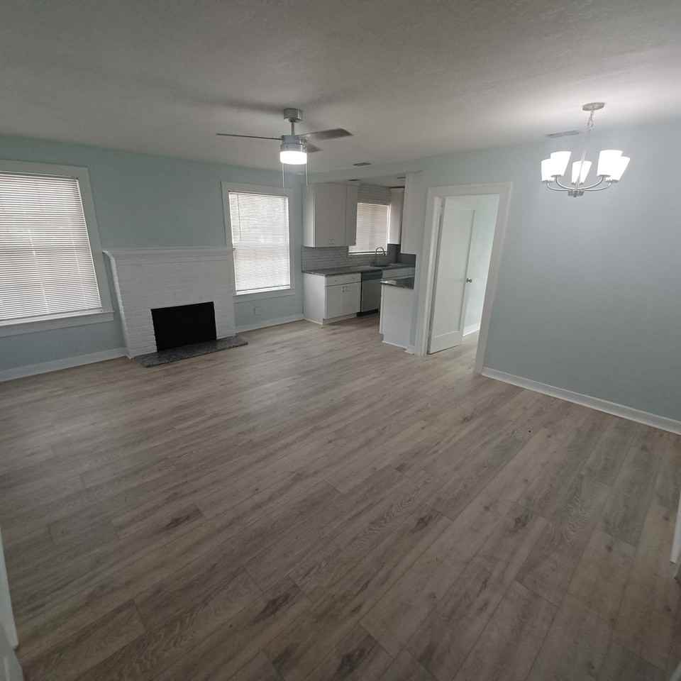 612 E 59th St - Photo 7 of 26