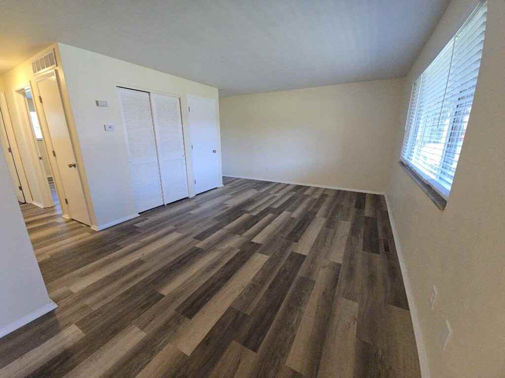 1005 E Pearl St Apt B - Photo 3 of 14