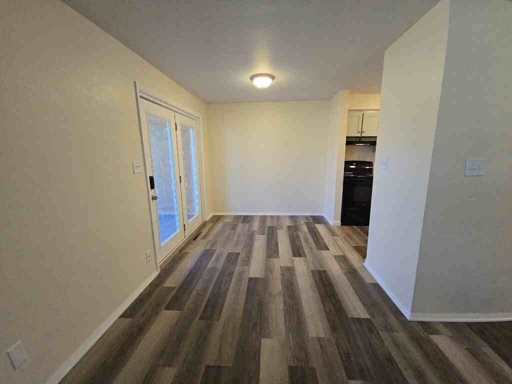 1005 E Pearl St Apt B - Photo 6 of 14