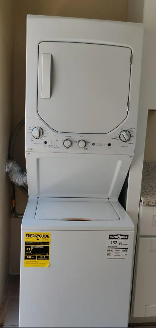 4209-4223.5 Winona Avenue - 4223 - Photo 2 of 12