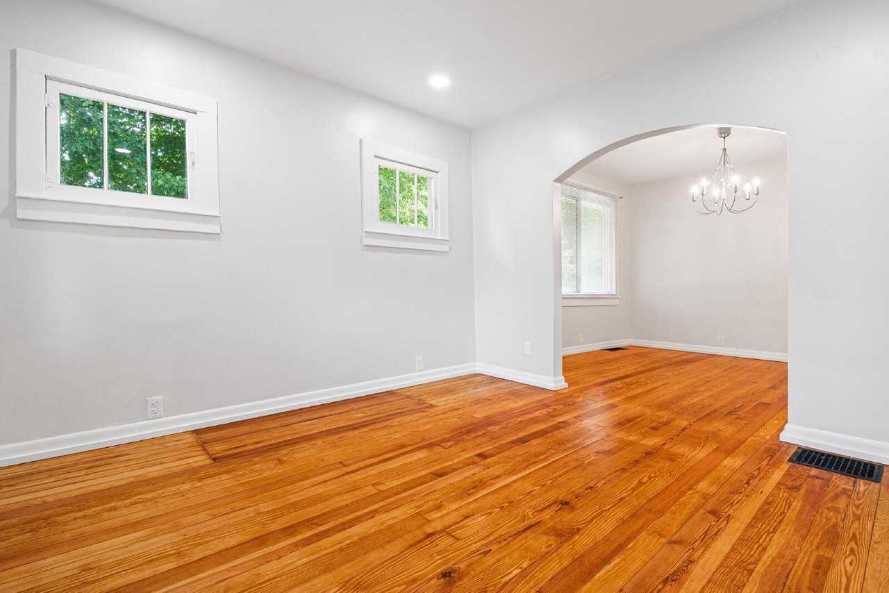 4637 Alpine Ave - Photo 7 of 33