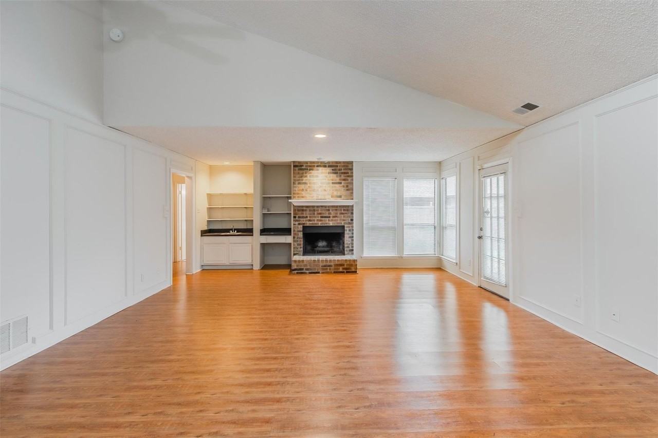 3912 Saint Christopher Ln - Photo 4 of 12