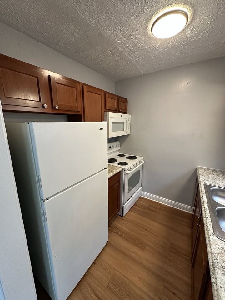 5929 Oakwood Ave Apt 1 - Photo 6 of 11