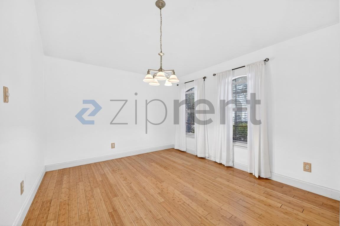 1042 Grimes Dr - Photo 5 of 29