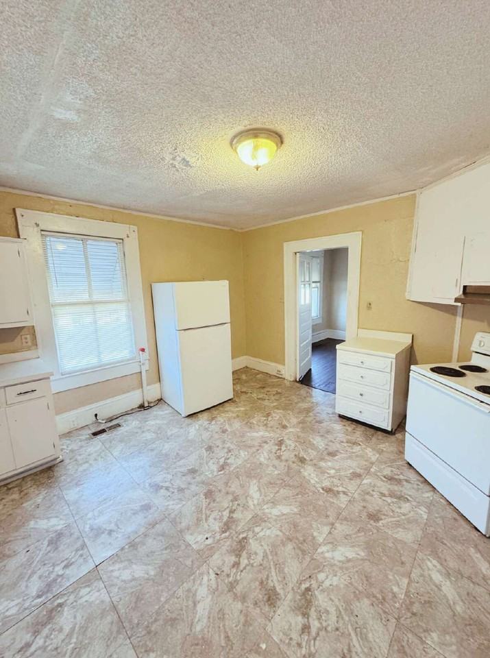 738 Liberty St #730 - Photo 4 of 20