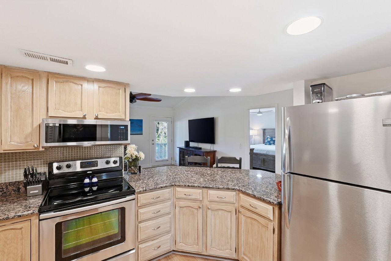 12 Valencia Rd #19 - Photo 6 of 50