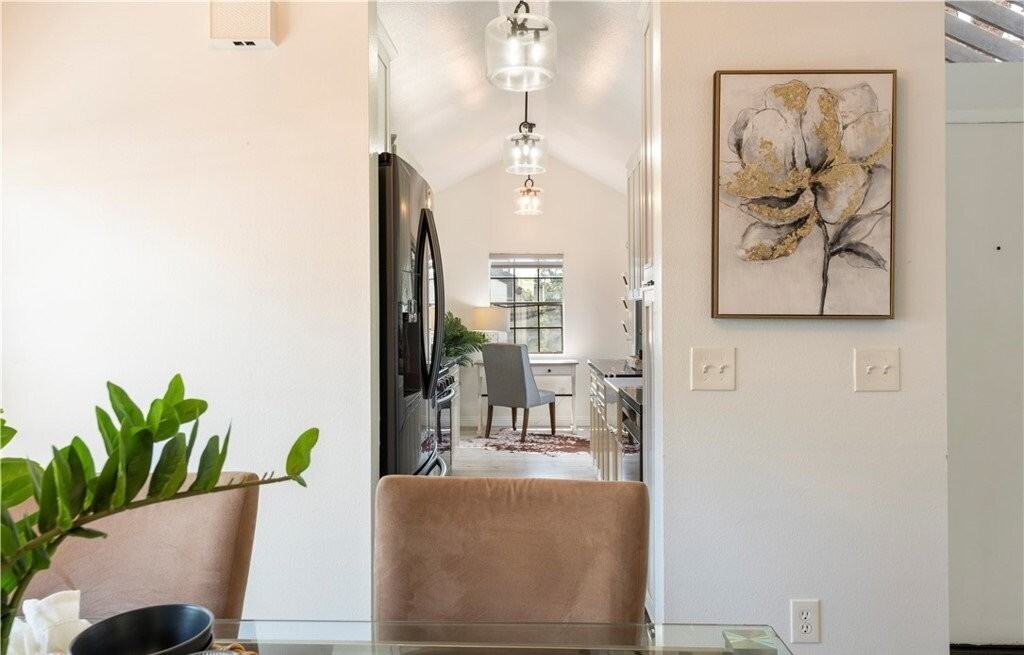 2528 W Macarthur Blvd - Photo 4 of 14