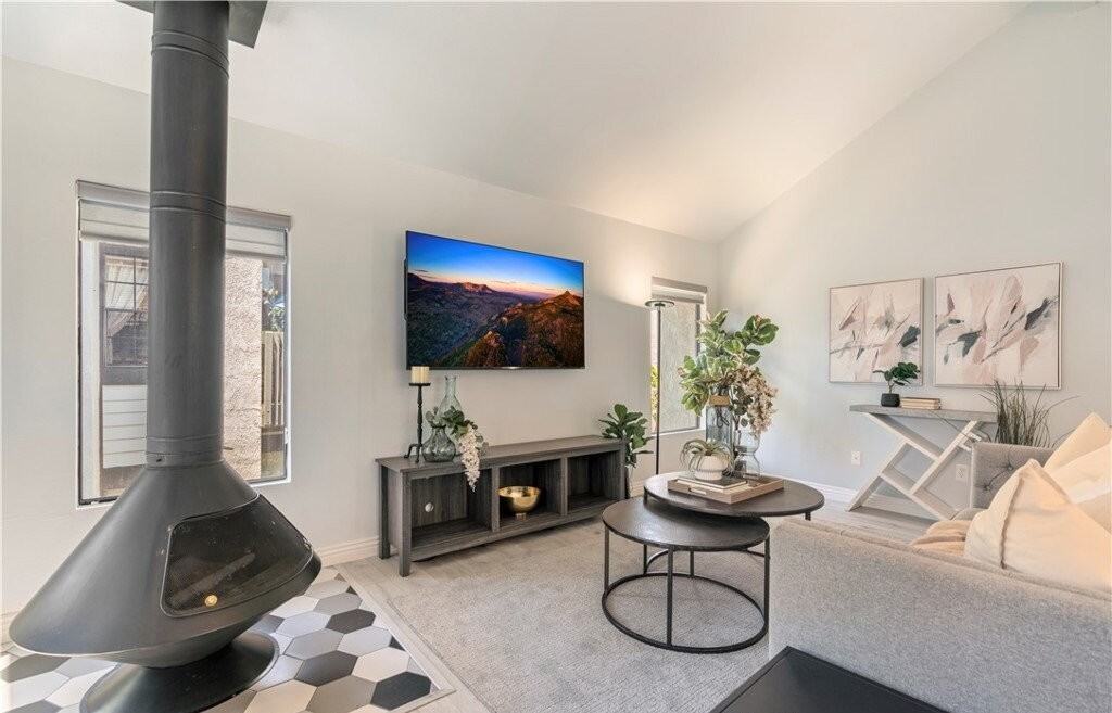 2528 W Macarthur Blvd - Photo 7 of 14