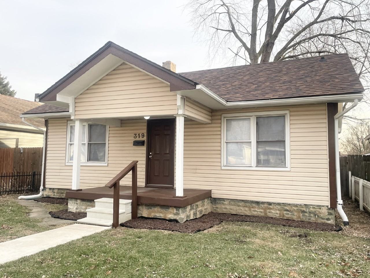 319 S Gray St