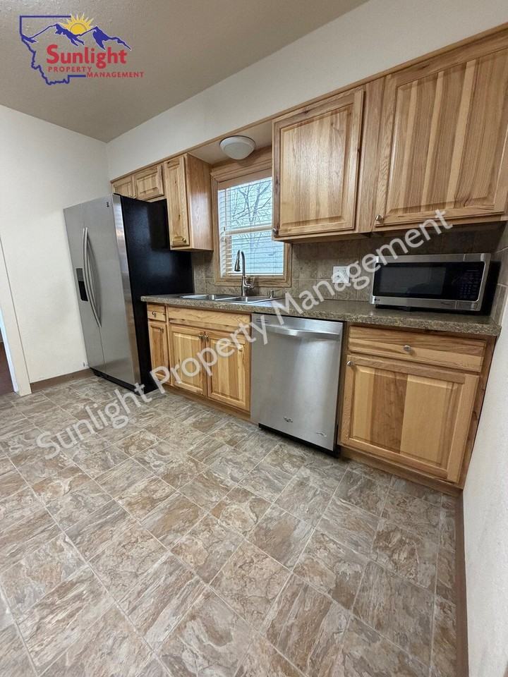 1209 N 26th St - Photo 4 of 16