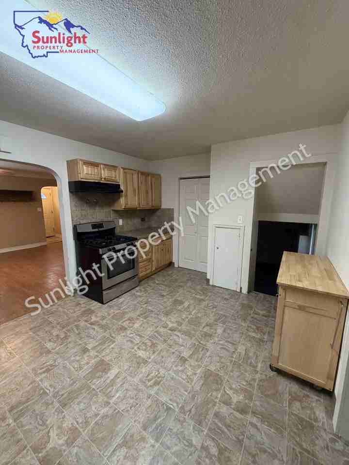 1209 N 26th St - Photo 5 of 16