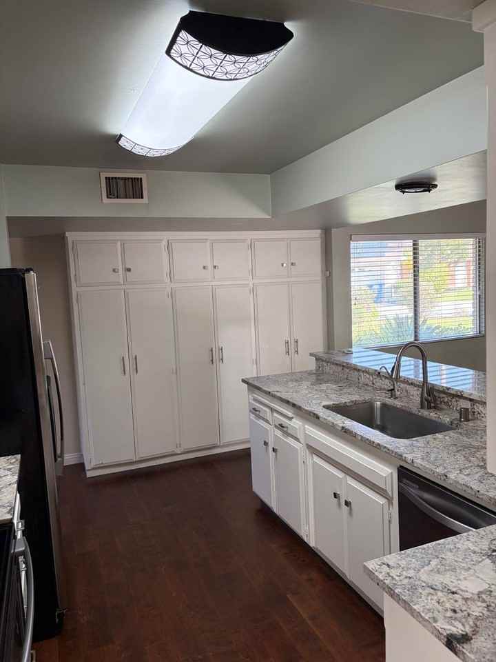 105 River Oaks Dr - Photo 3 of 29