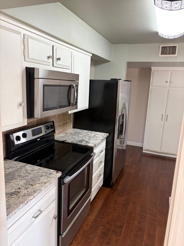 105 River Oaks Dr - Photo 4 of 29