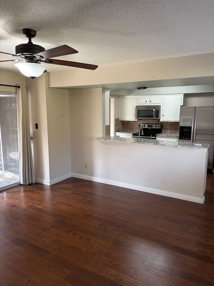 105 River Oaks Dr - Photo 7 of 29