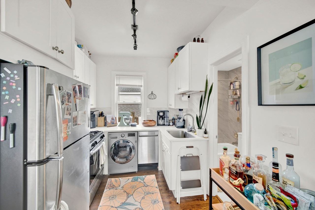 Marshfield Apartments - Photo 4 of 41