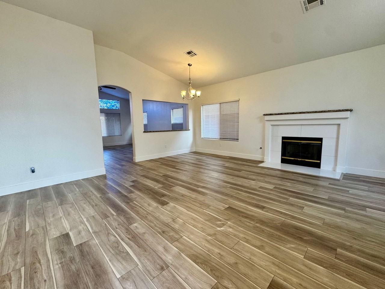 9220 Estrada Ave - Photo 3 of 16