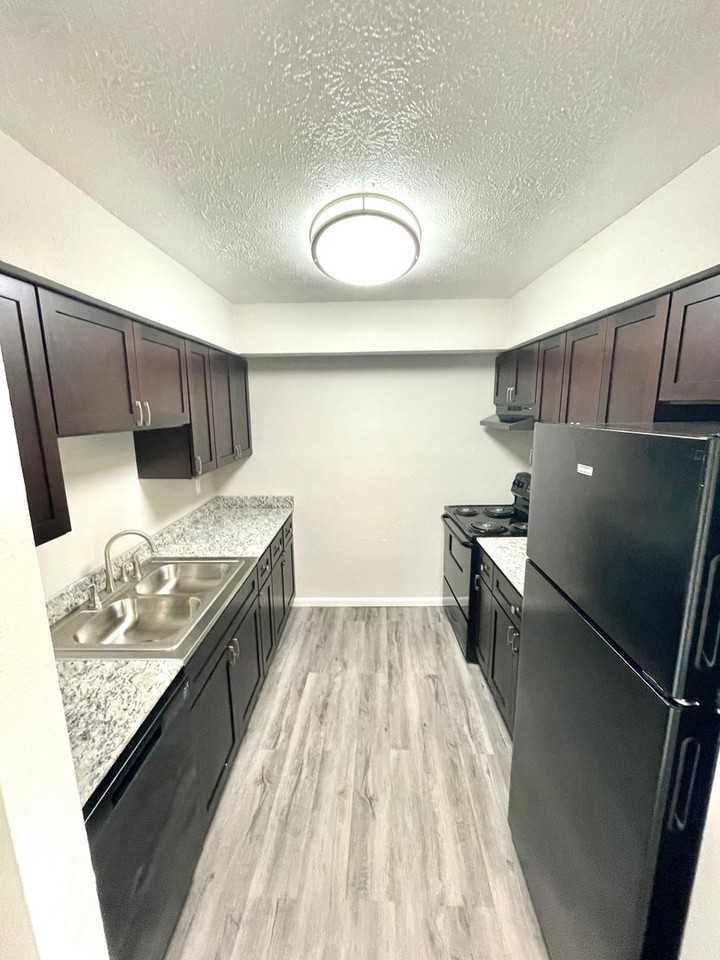 Aventine Apartments - Photo 2 of 30