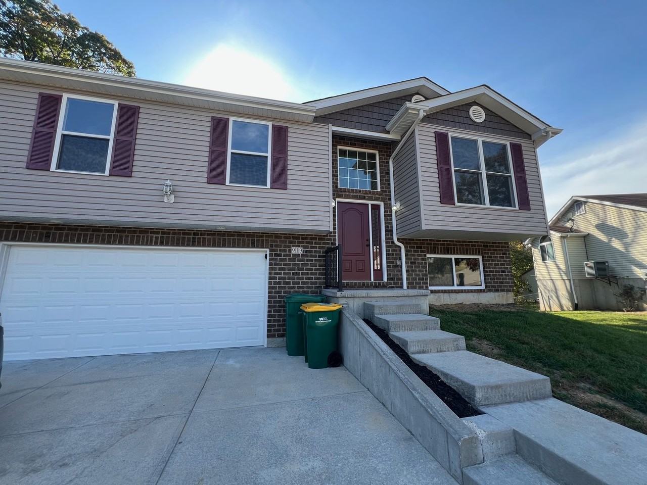 919 Foster Ct - Photo 3 of 20