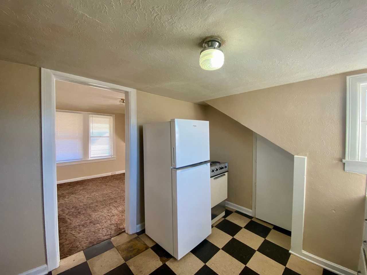 1822 1822 N 2nd 1/2 - Photo 3 of 6