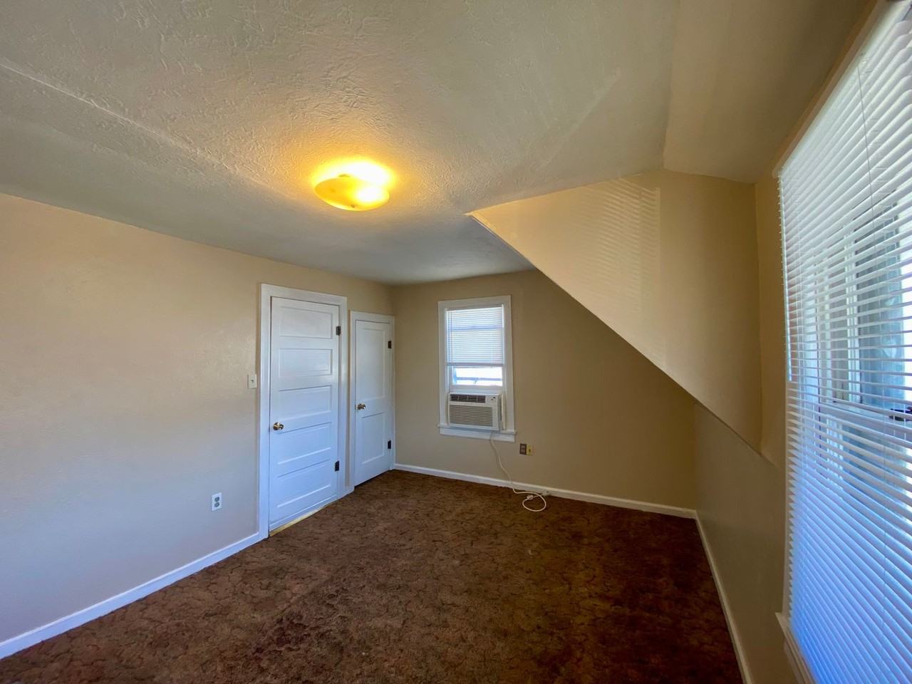 1822 1822 N 2nd 1/2 - Photo 6 of 6