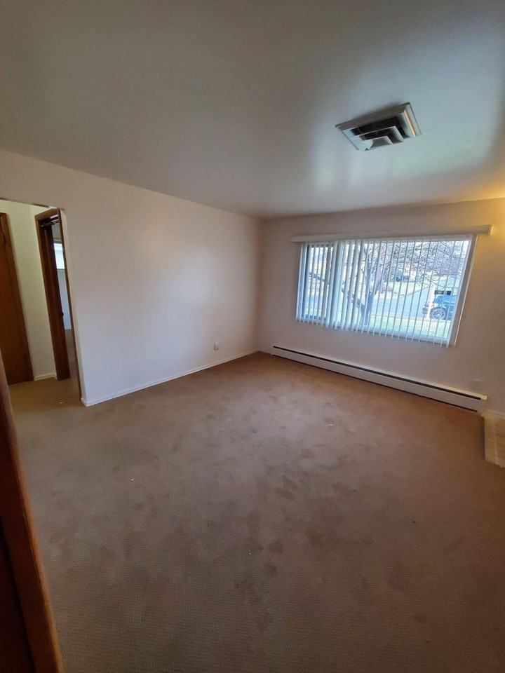 1423/1425 W. Glass Ave. - Photo 4 of 13