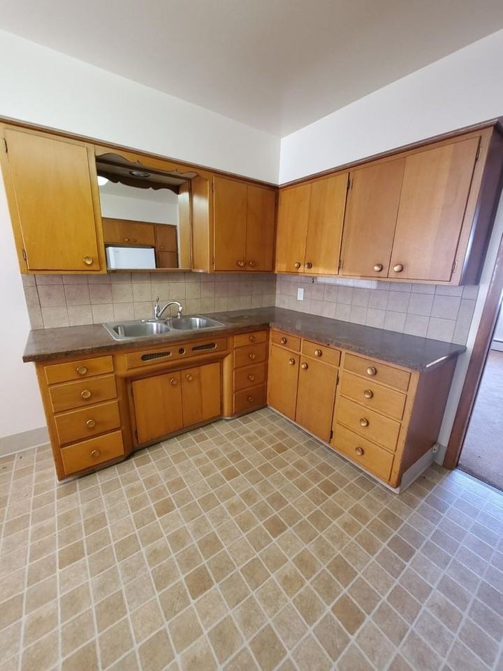 1423/1425 W. Glass Ave. - Photo 6 of 13