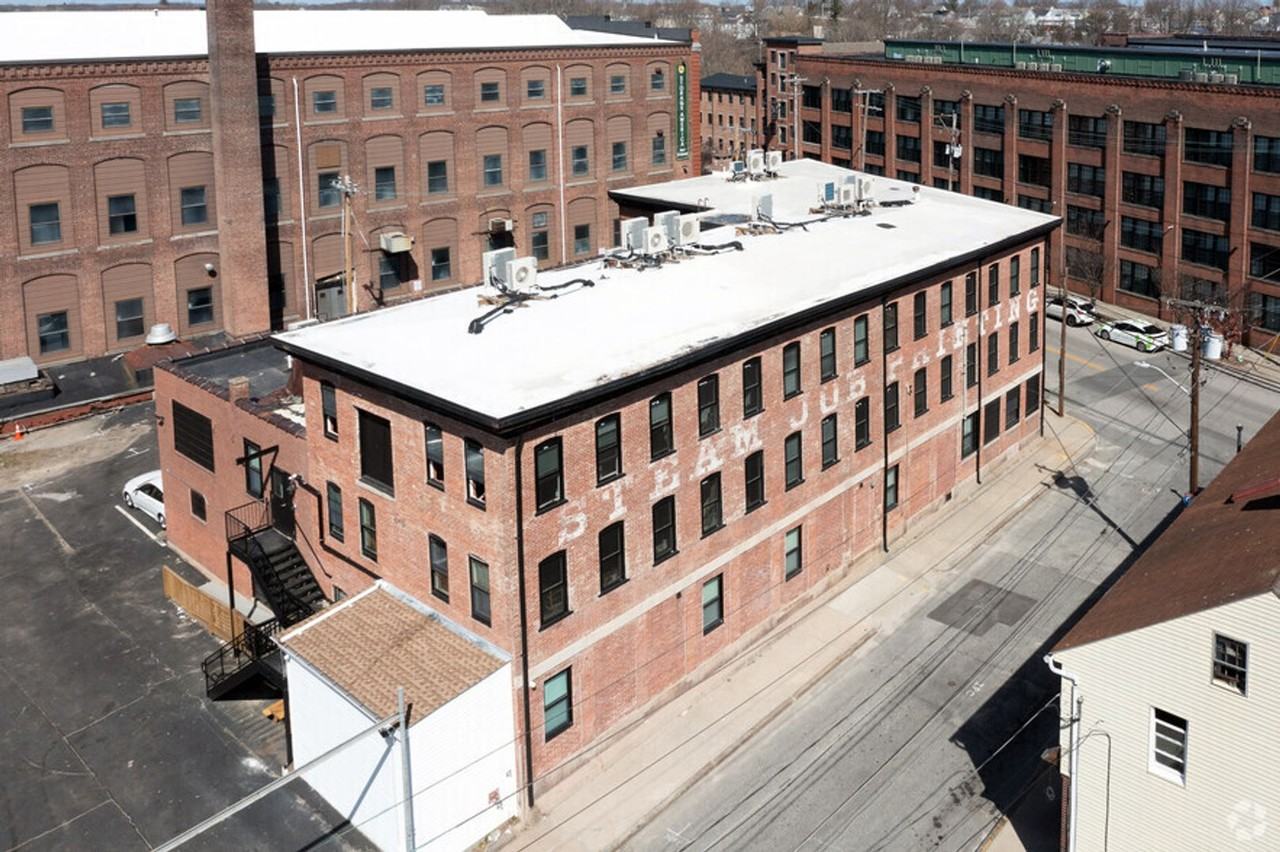 548 Roosevelt Avenue - Photo 2 of 24