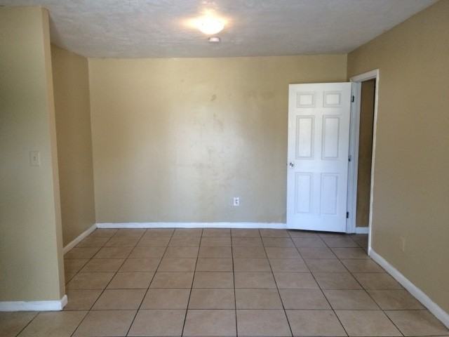 3498 Nw 4th St - Photo 6 of 34