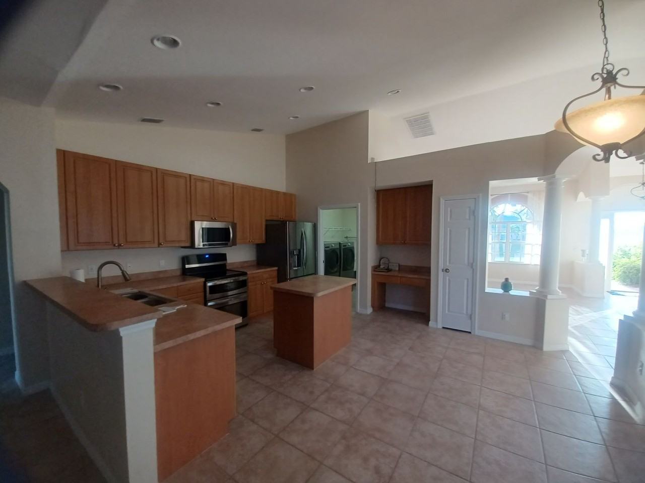 2117 Nw 14th Ter - Photo 6 of 19