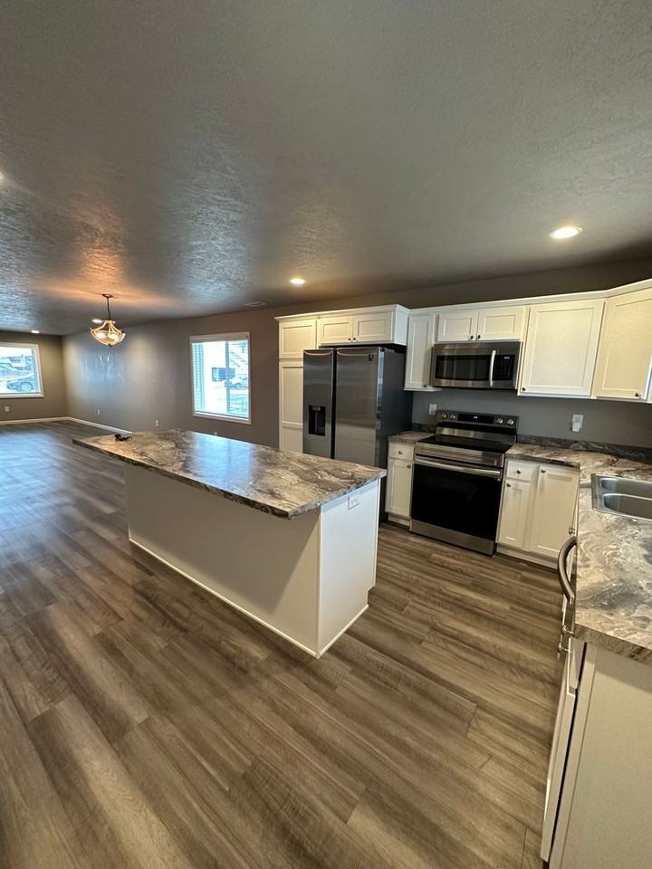 2821 Jeffrey Dr Nw - Photo 7 of 13