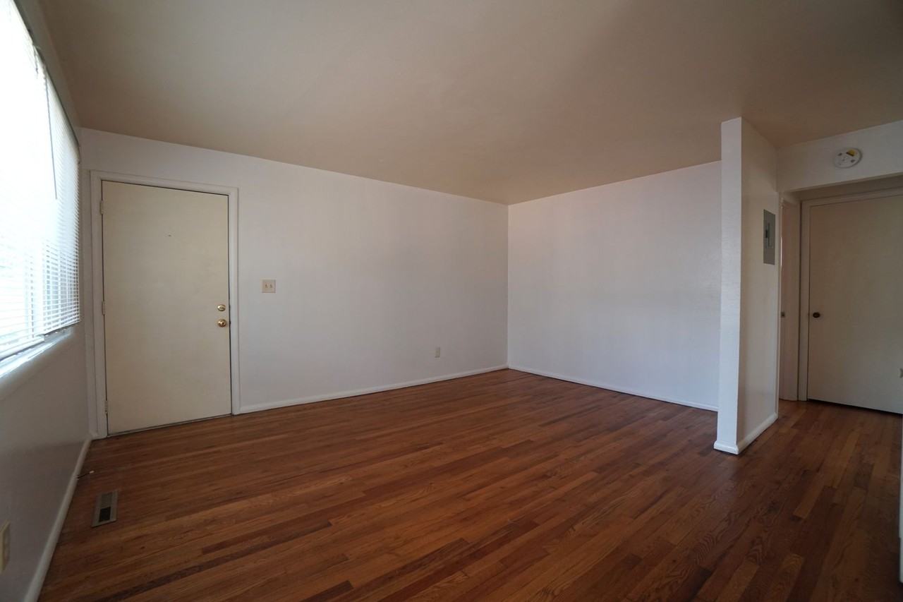 1912 Cascade Ln - Photo 4 of 10