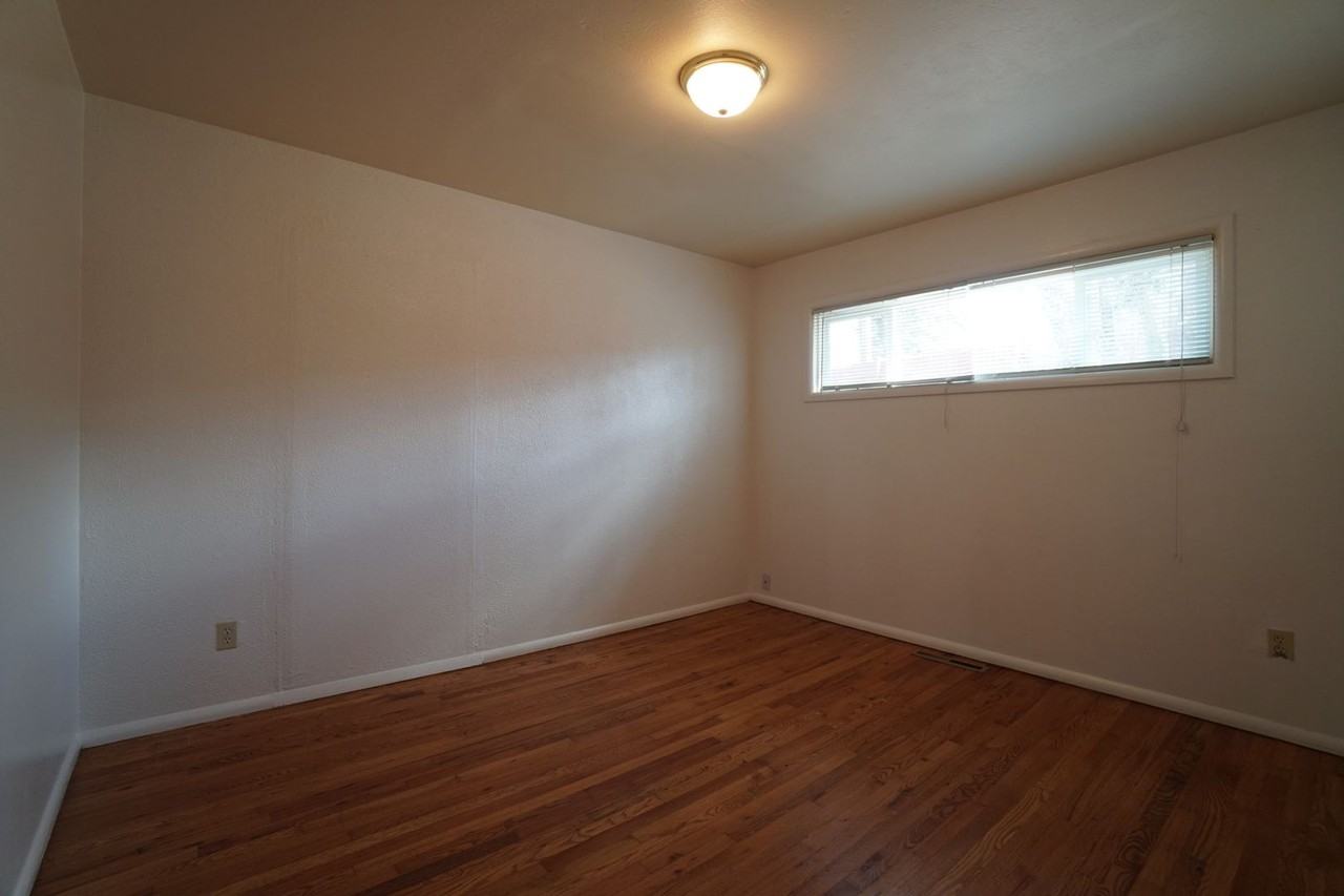 1912 Cascade Ln - Photo 7 of 10