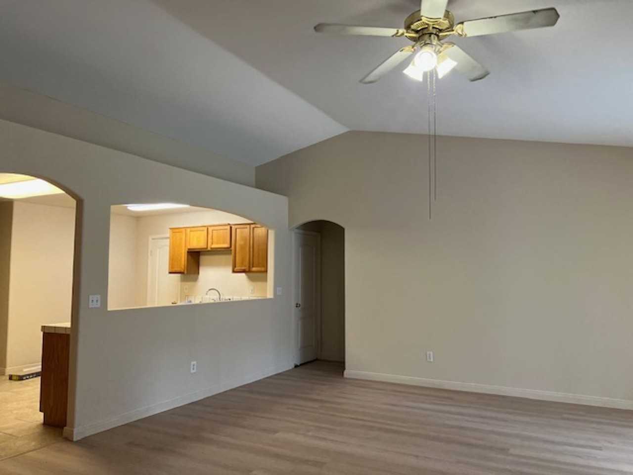 12105 Flat Iron Ct - Photo 5 of 8