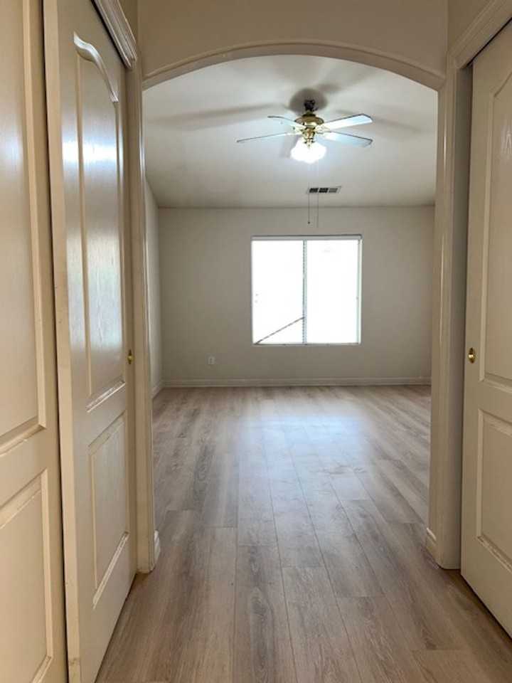 12105 Flat Iron Ct - Photo 7 of 8