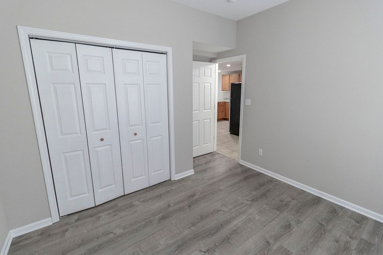 1938 Center St - Photo 6 of 33